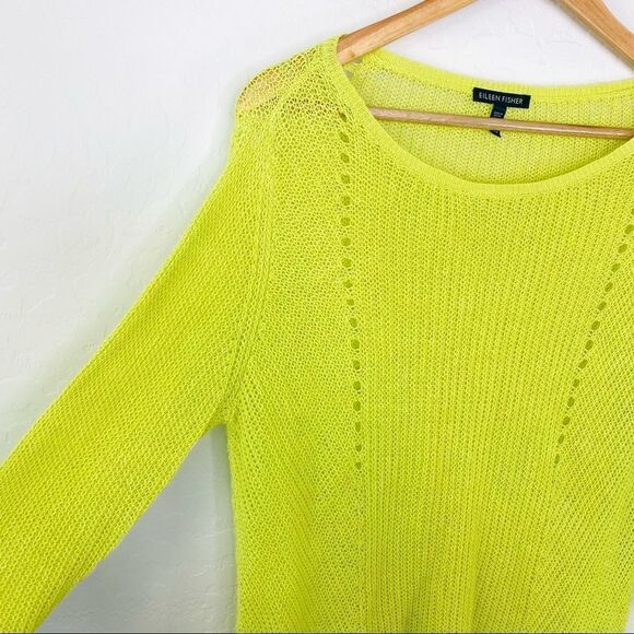 Eileen Fisher Long-Sleeve Organic Linen V-Neck Top - Picture 4 of 7